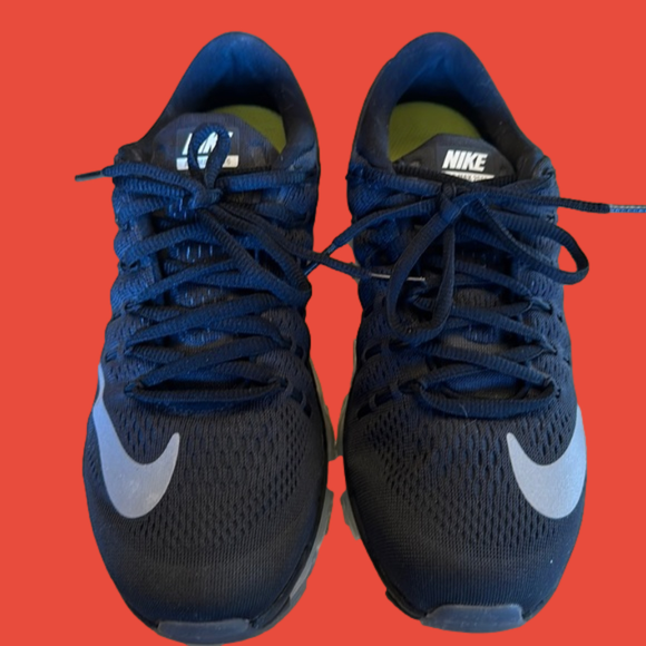 Nike Shoes - Excellent condition Nike Air Max 2016 black